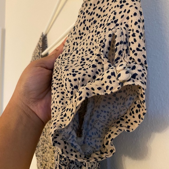 American Eagle Puff Sleeve Smocked Romper - Picture 4 of 4